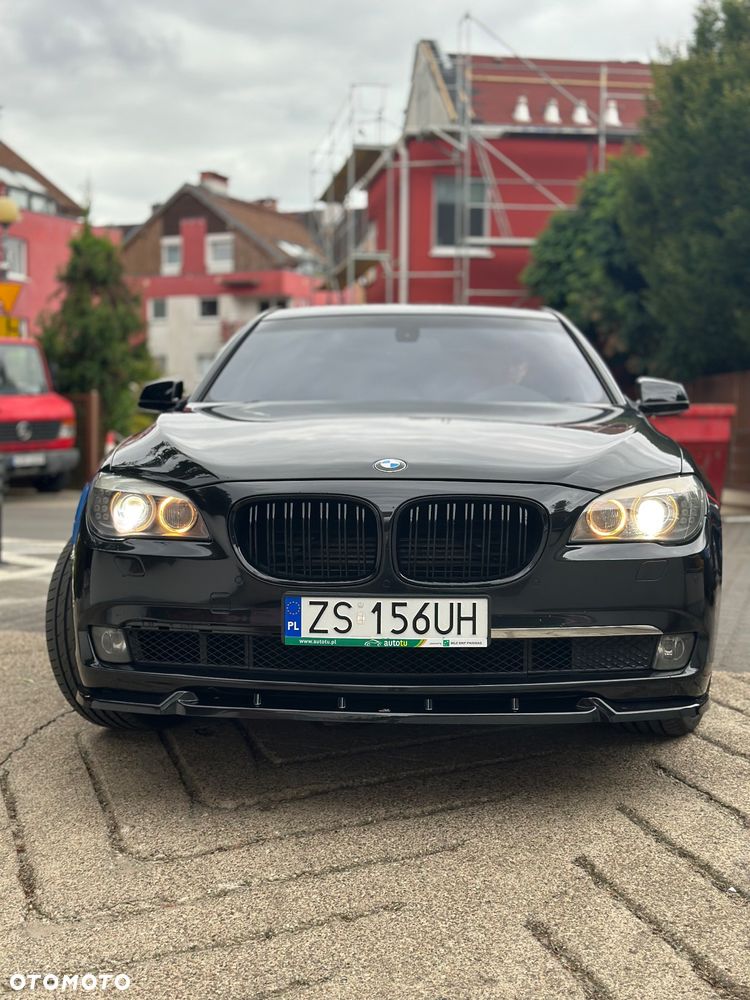 BMW Seria 7 750i - 16