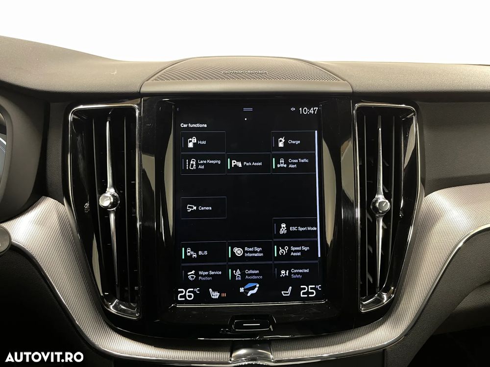 Volvo XC 60 Recharge T8 Twin Engine eAWD R-Design - 17