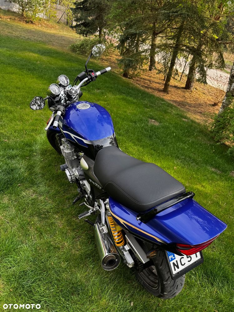 Yamaha XJR - 4