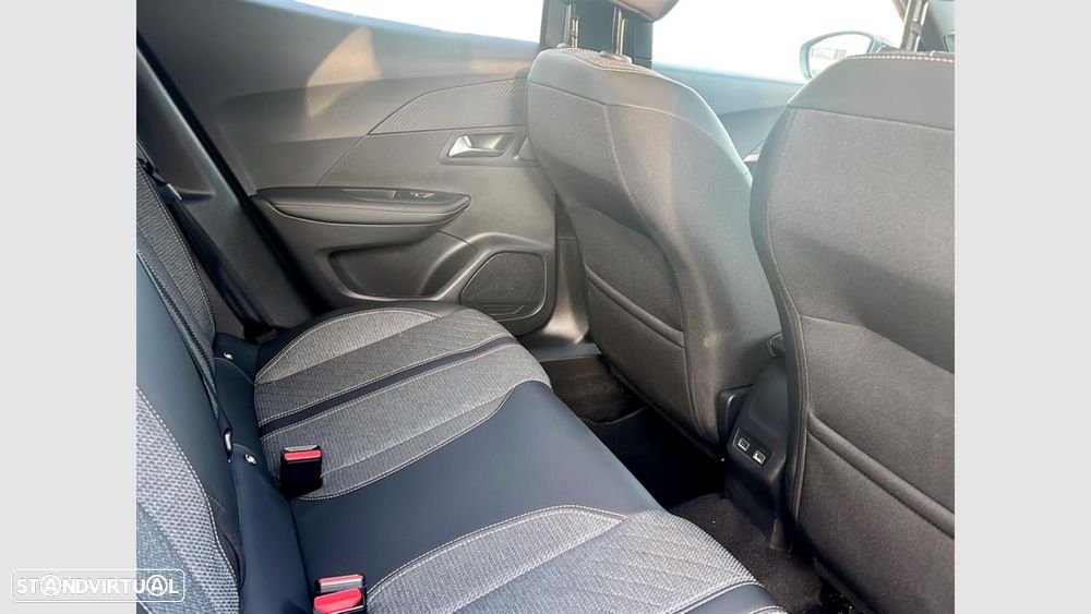 Peugeot 2008 1.2 Hybrid Allure e-DCS6 - 17