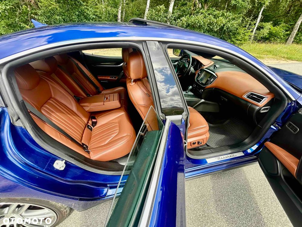 Maserati Ghibli S - 12