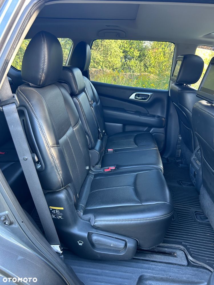 Nissan Pathfinder - 32