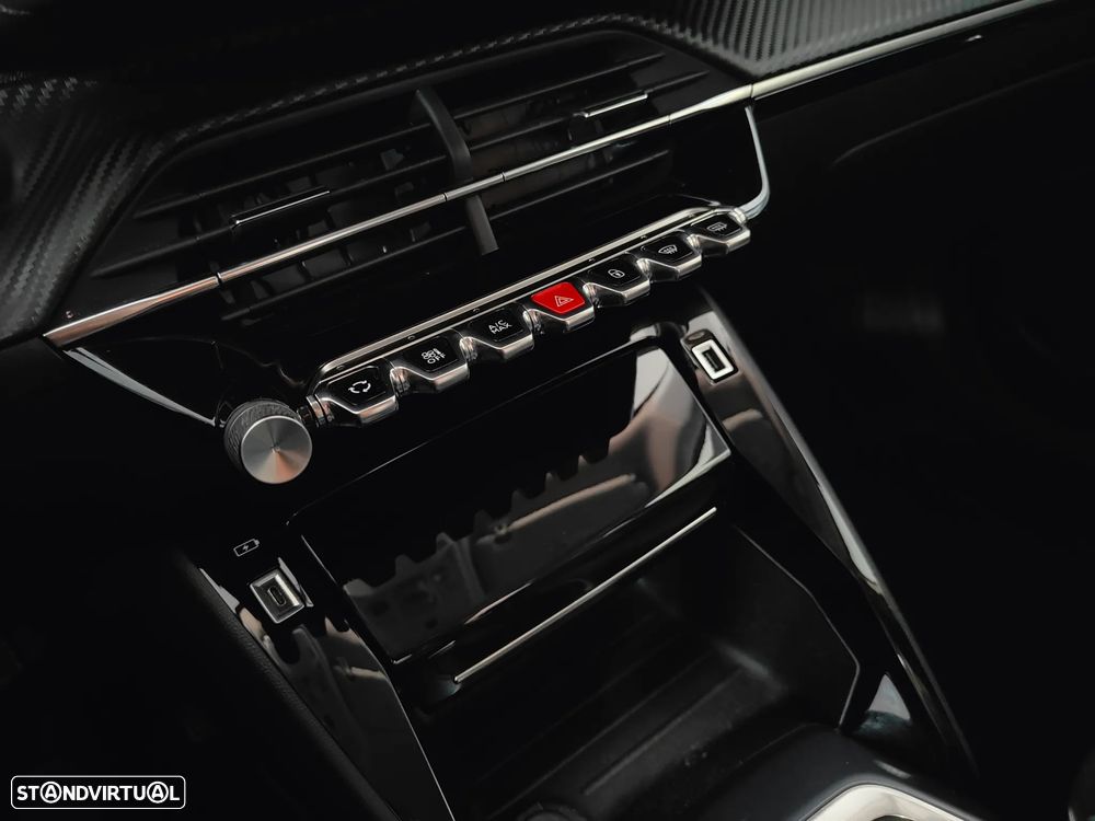 Peugeot 2008 1.2 PureTech Allure - 47