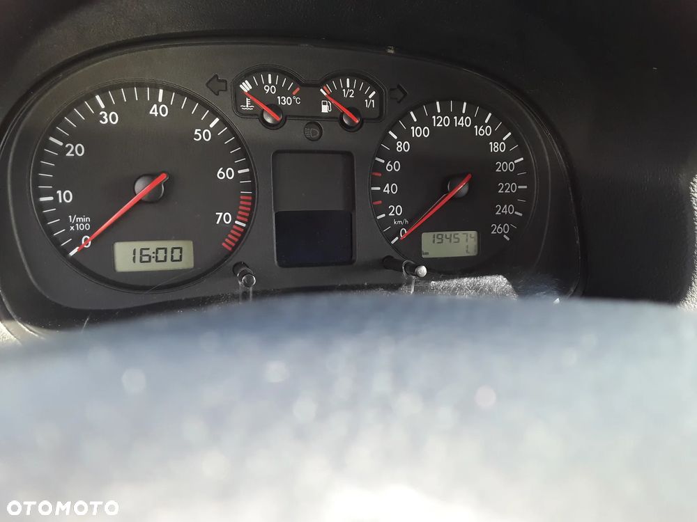 Volkswagen Golf - 2