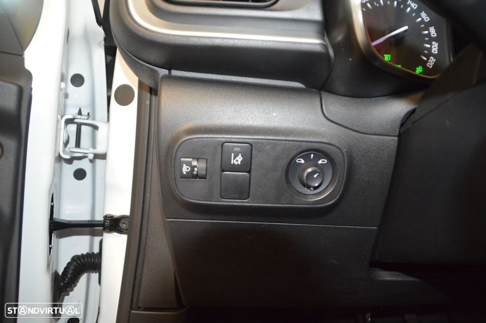 Citroën C3 1.2 PureTech Shine EAT6 - 30
