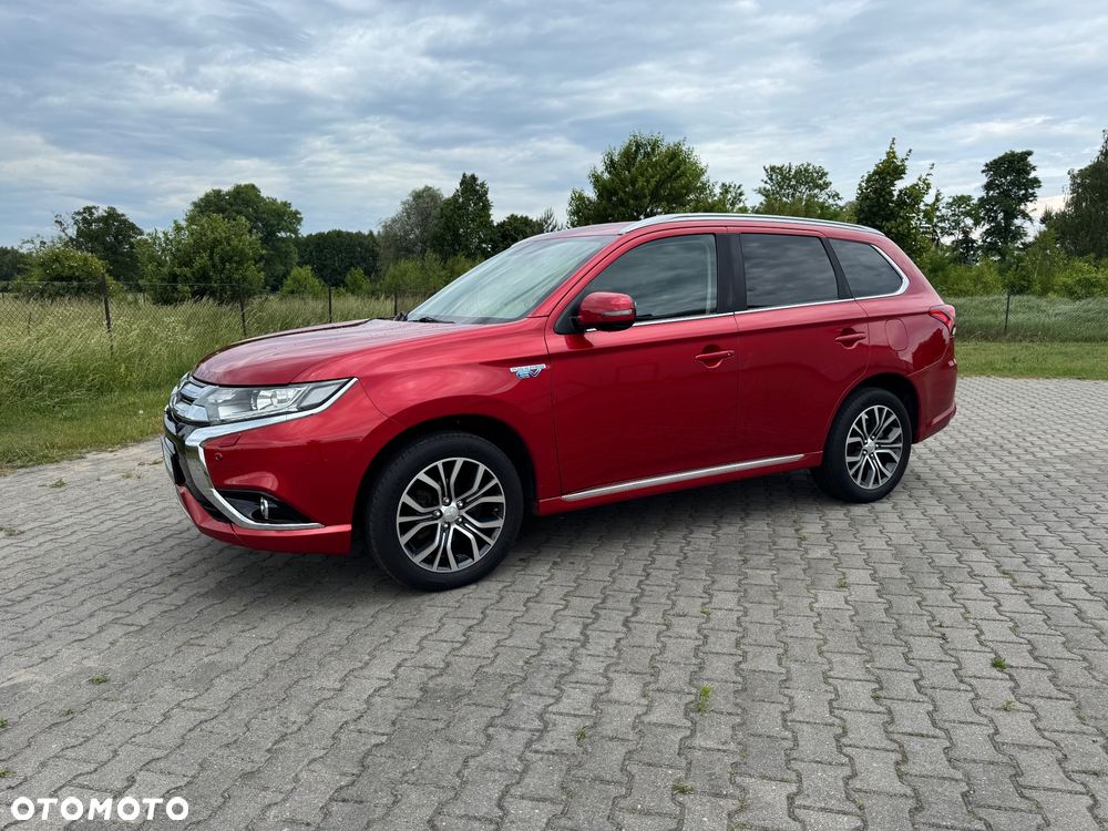 Mitsubishi Outlander - 1