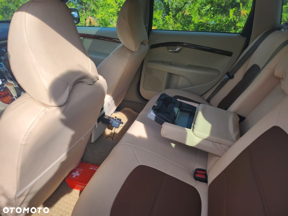 Volvo XC 70 3.2 AWD Momentum - 9