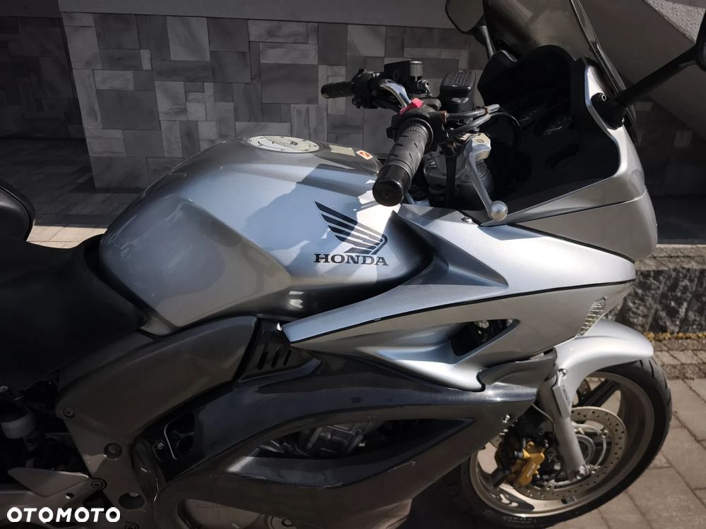 Honda CBF - 3
