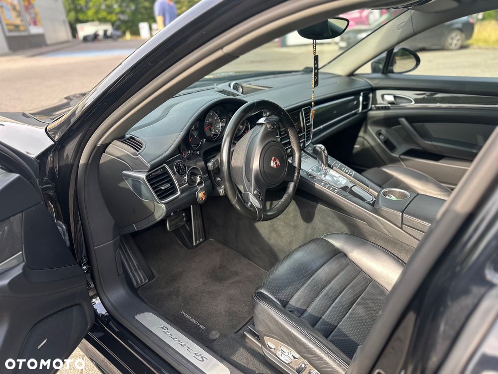 Porsche Panamera 4S - 7