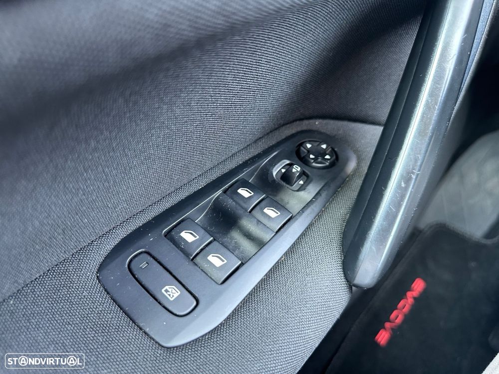 Peugeot 308 1.2 PureTech Allure J17 - 21