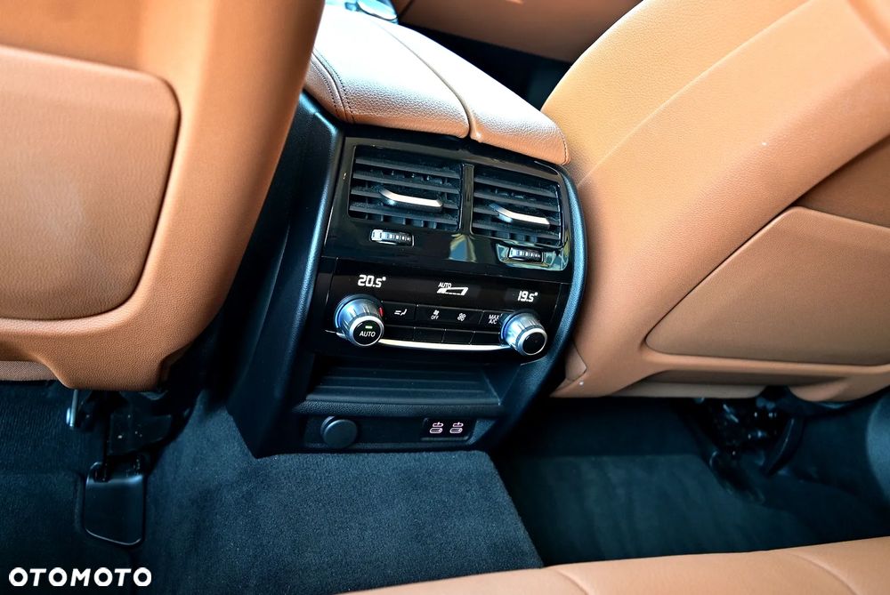 BMW Seria 5 520i - 15