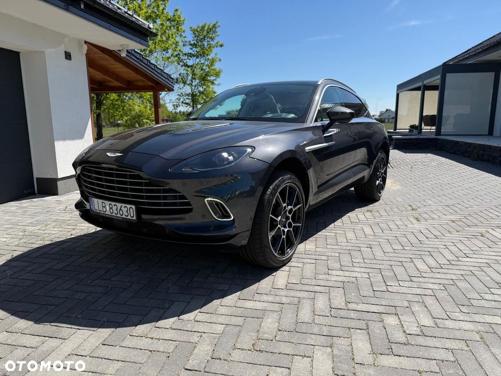 Aston Martin DBX - 3