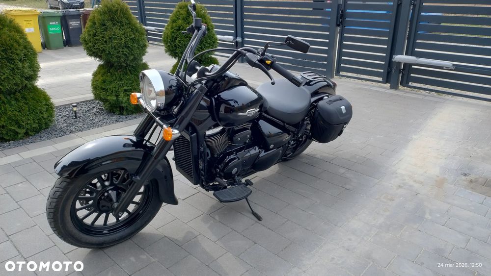 Suzuki Intruder - 3