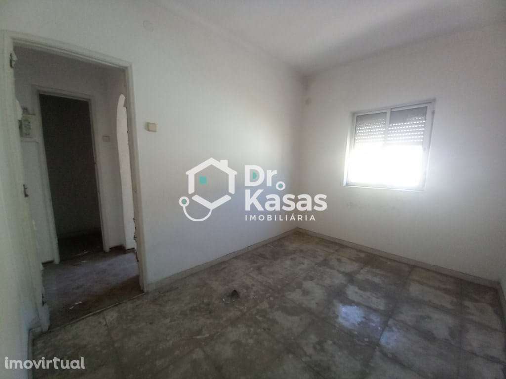 Apartamento T1 com Varanda na Baixa da Banheira - Grande imagem: 4/20