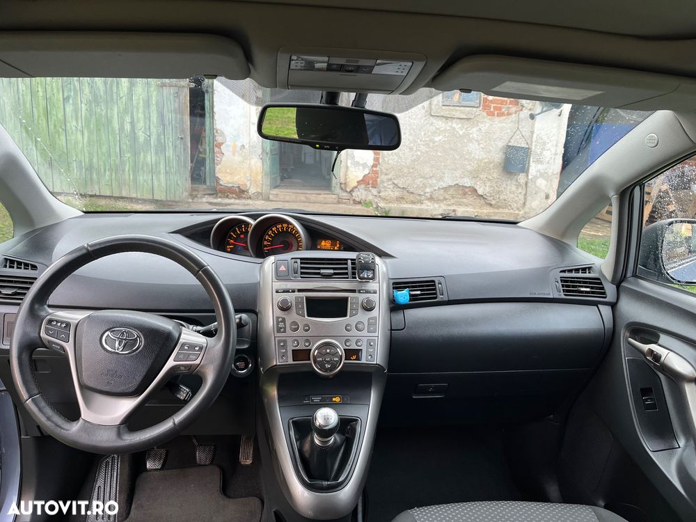 Toyota Verso 2.0 Sol - 8
