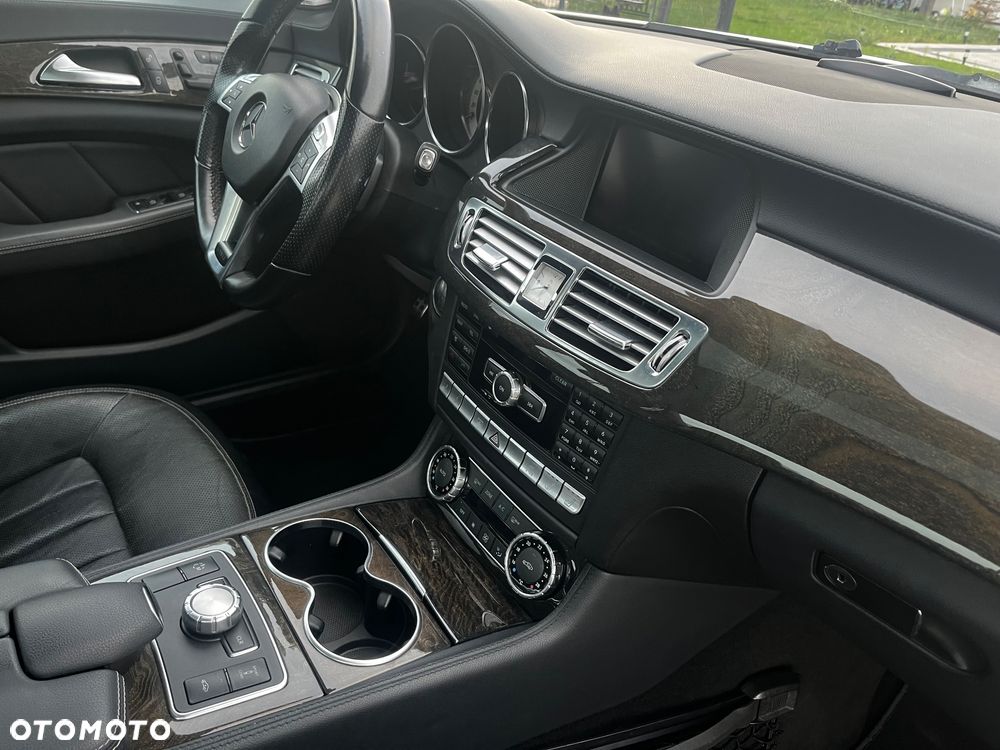 Mercedes-Benz CLS 500 4Matic 7G-TRONIC - 21