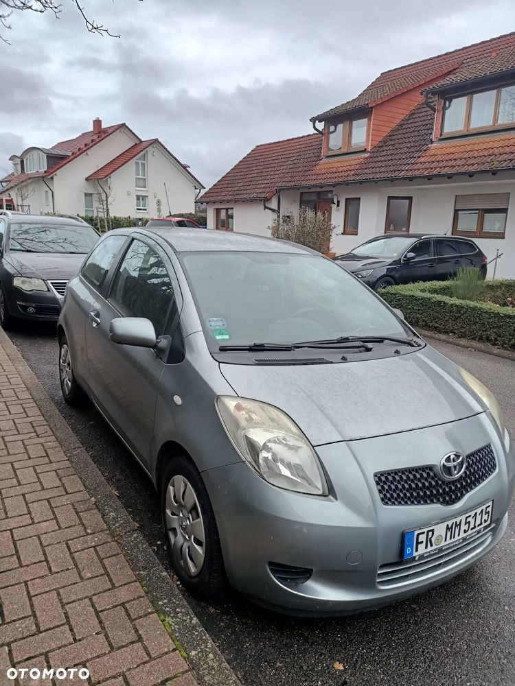 Toyota Yaris 1.0 VVT-i - 2