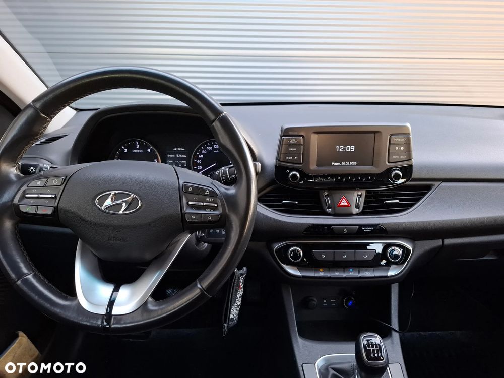 Hyundai i30 1.6 D Comfort - 11