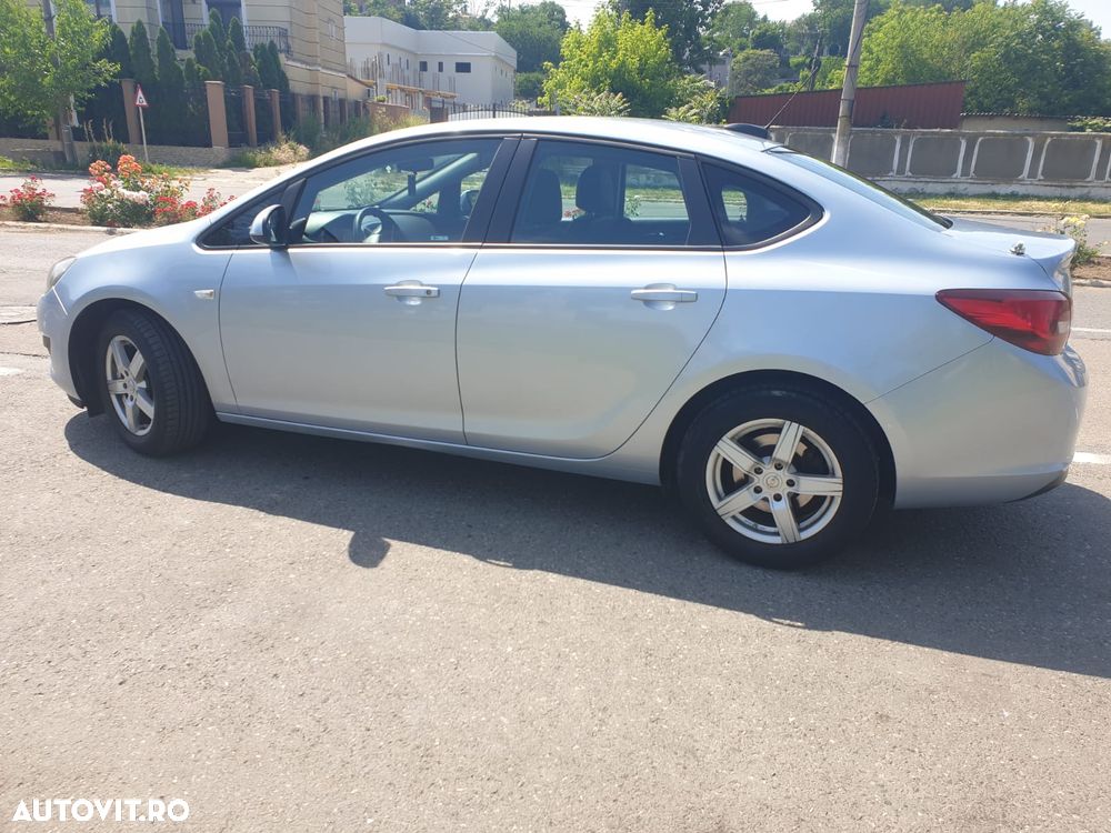 Opel Astra 1.6 CDTI Start/Stop Drive - 4
