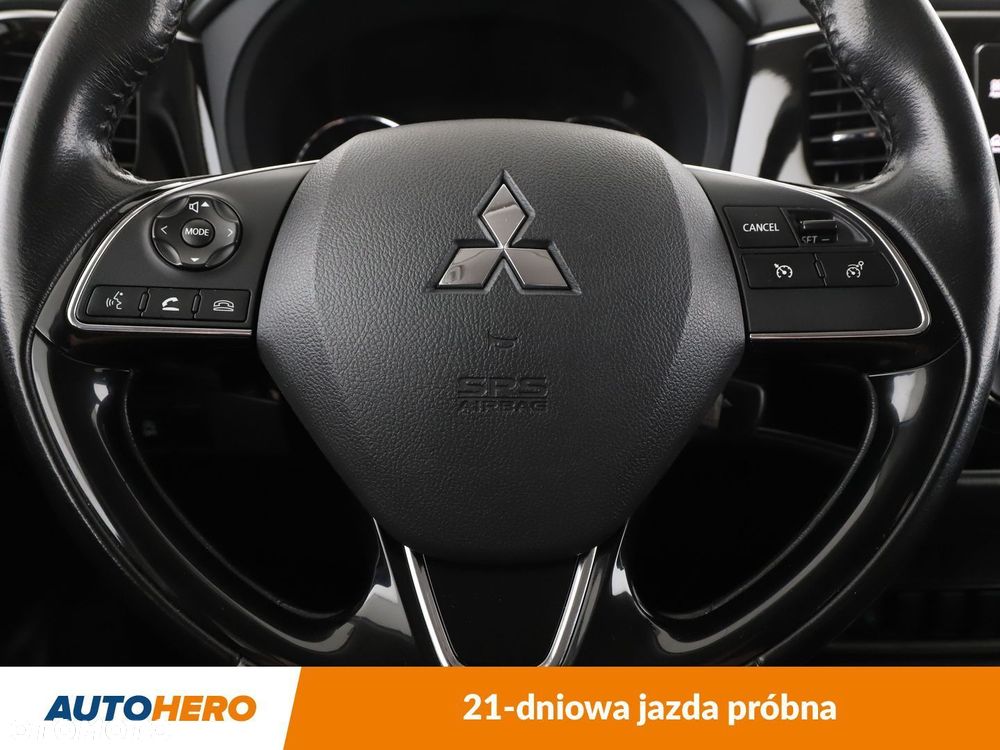 Mitsubishi Outlander - 19