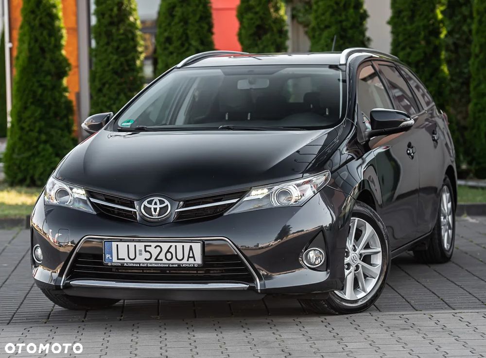 Toyota Auris 1.6 Premium - 1
