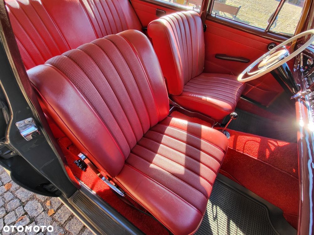 Mercedes-Benz Klasa E - 33