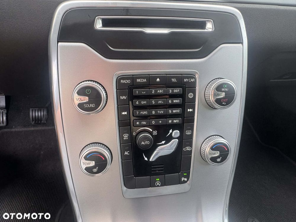 Volvo V70 D4 Momentum - 20