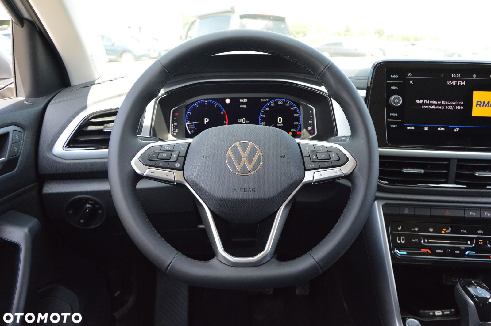 Volkswagen T-Roc - 12