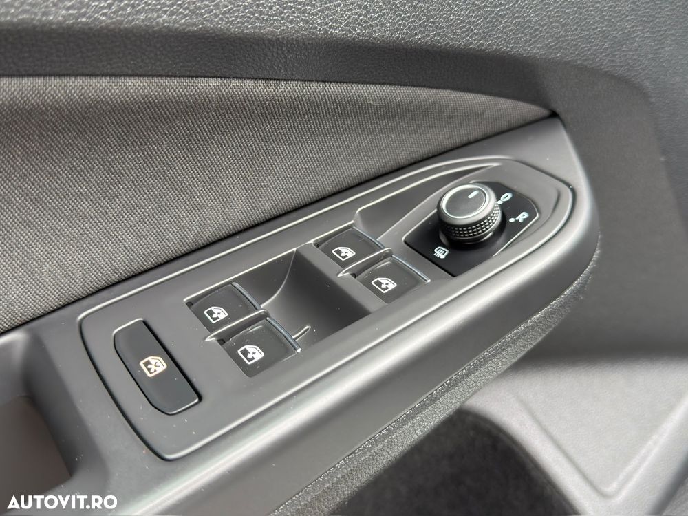 Volkswagen Golf 2.0 TDI SCR Life - 27