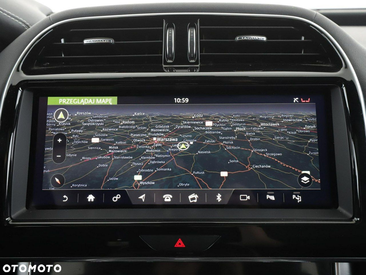 Jaguar XE 2.0 D180 AWD R-Dynamic SE - 25