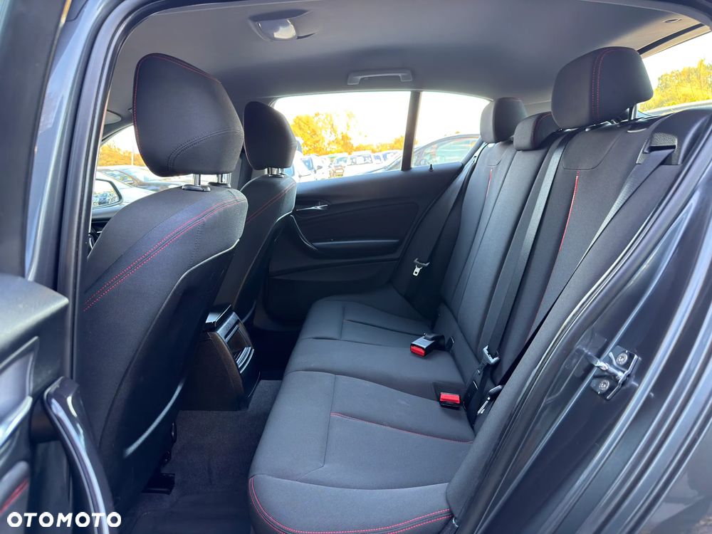 BMW Seria 1 118i Sport Line - 32