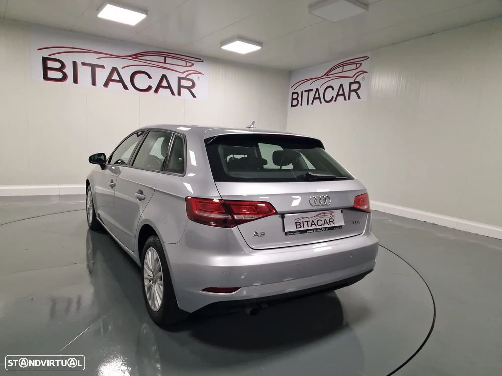 Audi A3 Sportback 1.6 TDI Design - 18