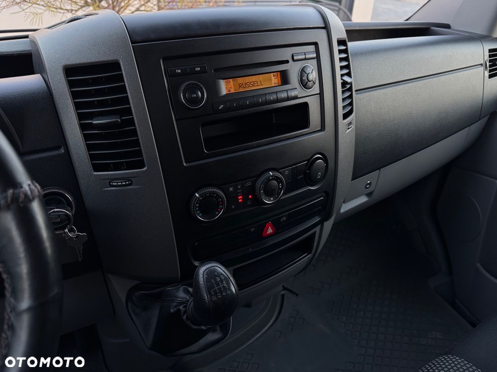 Mercedes-Benz Sprinter - 16
