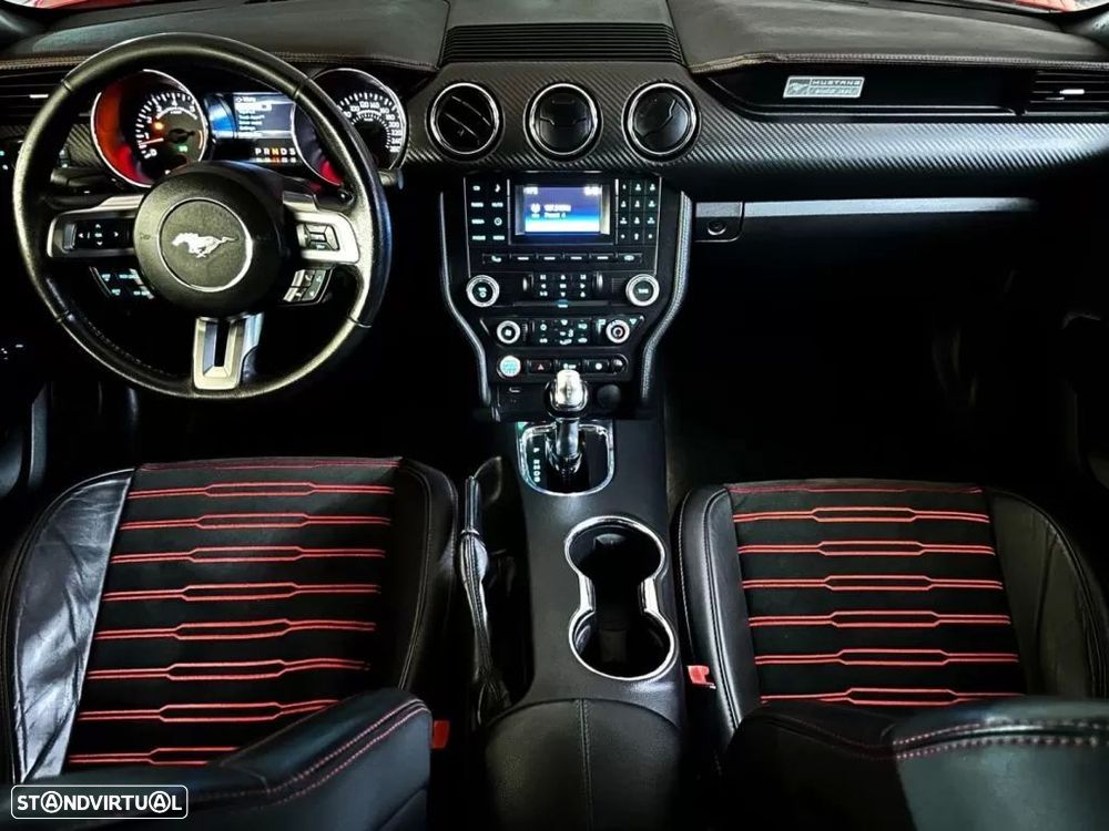 Ford Mustang - 40