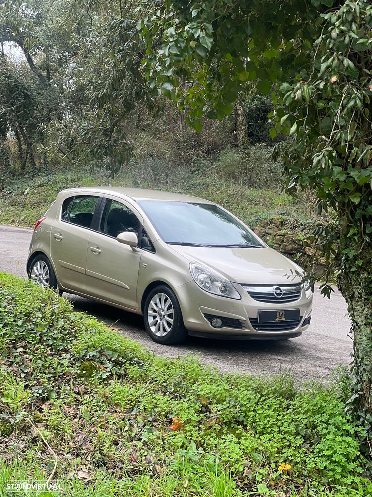 Opel Corsa 1.2 Cosmo Easytronic - 2