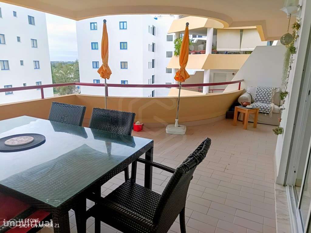 Apartamento T1 - Elegância, Luz Natural e Localização Premium no Co... - Grande imagem: 3/26