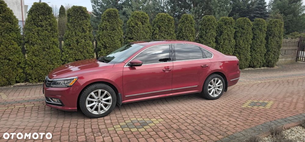 Volkswagen Passat - 2