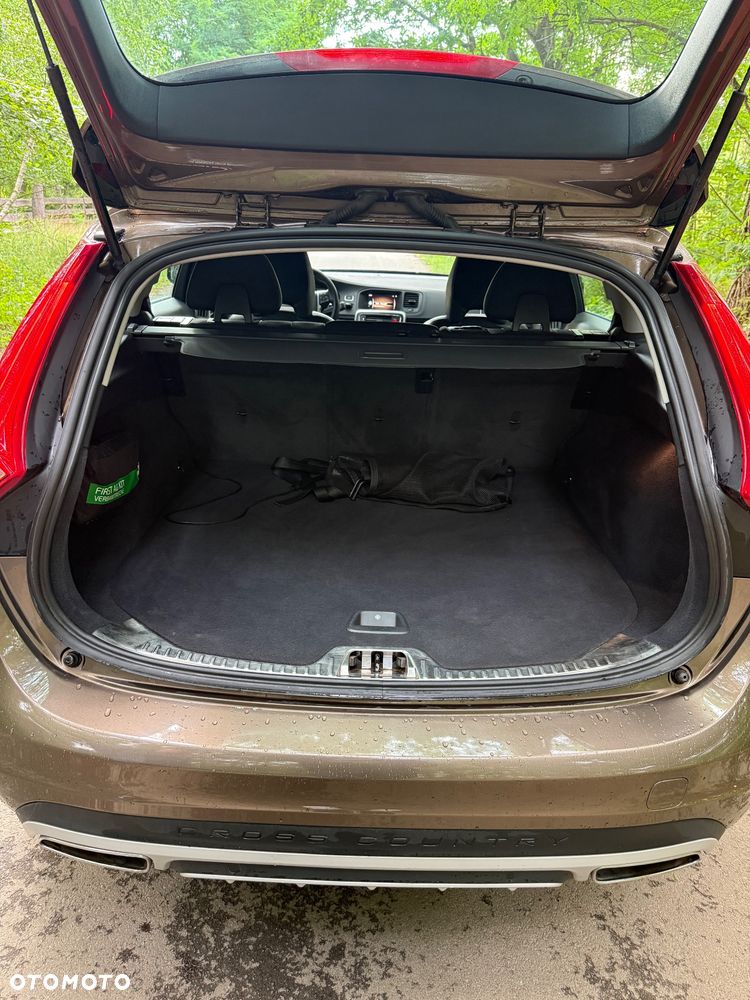 Volvo V60 Cross Country - 16