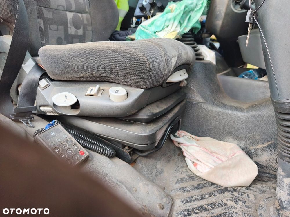 Mercedes-Benz 1824 L - 23