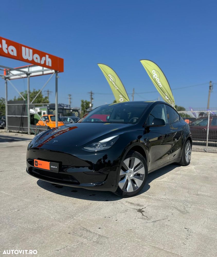 Tesla Model Y - 2