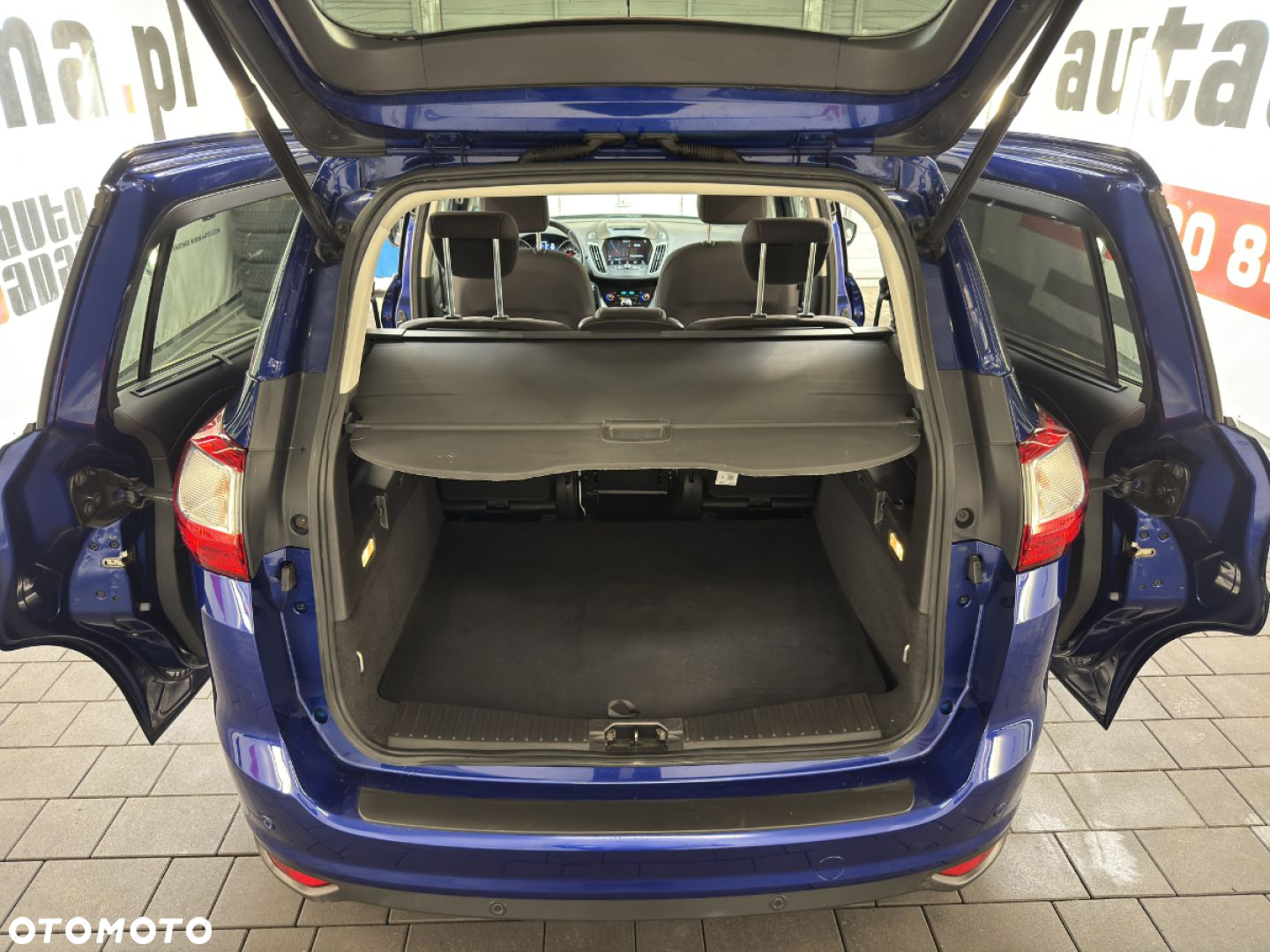 Ford Grand C-MAX - 36