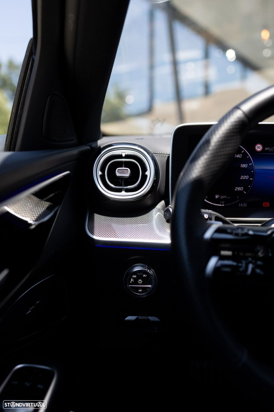Mercedes-Benz C 300 e AMG Line - 19