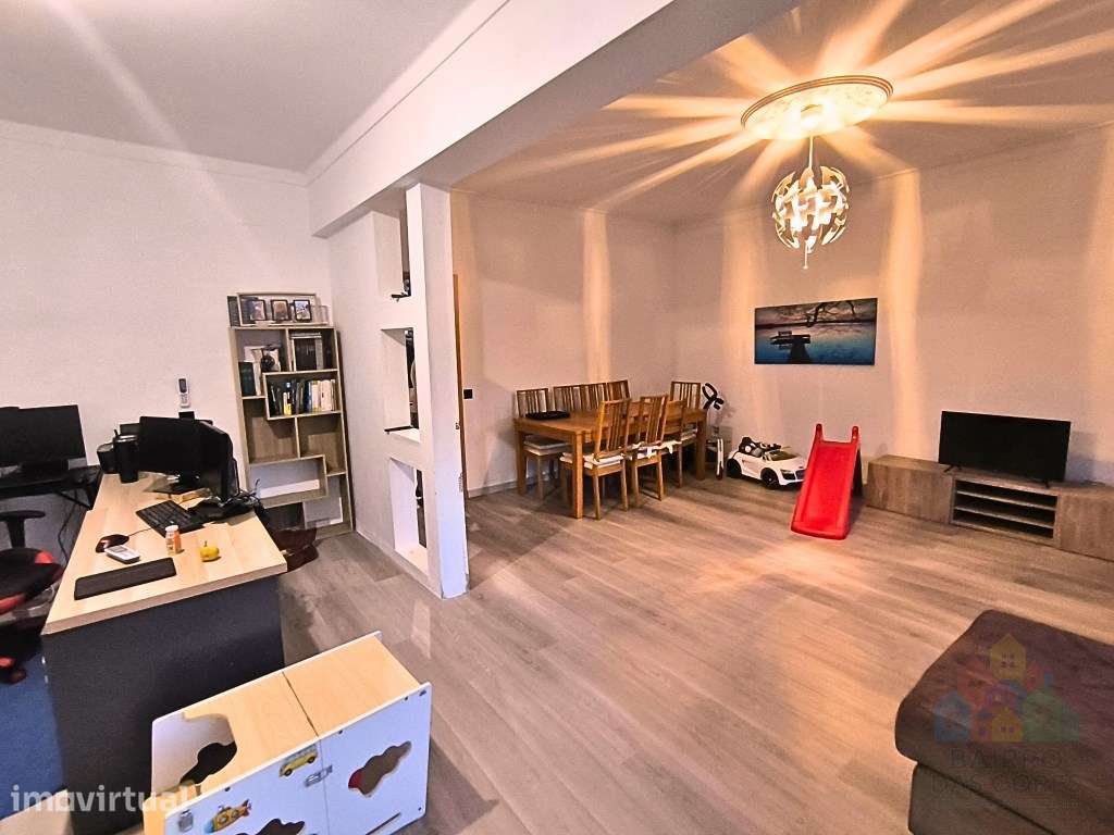 Duplex renovado junto a estação ferroviária em Abrantes - Grande imagem: 3/11