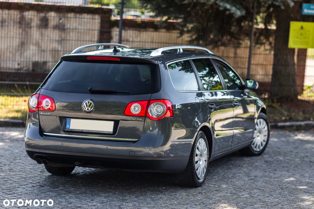 Volkswagen Passat 2.0 TDI Highline - 11