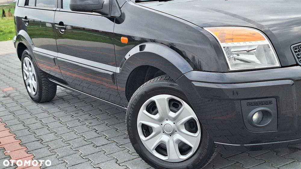 Ford Fusion - 30