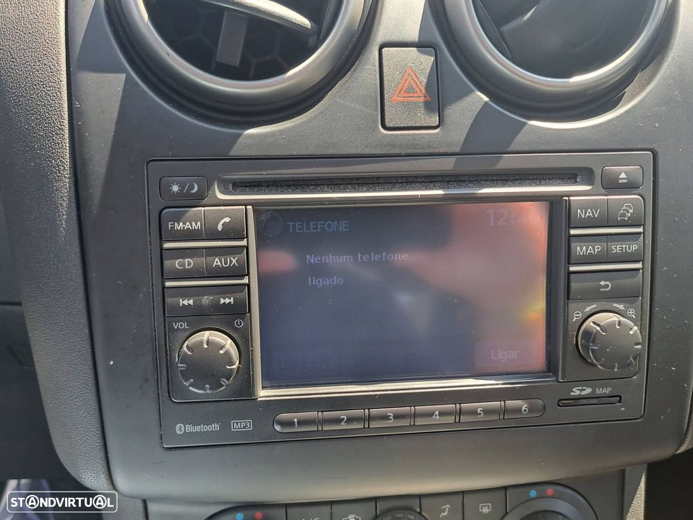 Nissan Qashqai 2.0 dCi 4 x 4 DPF Aut tekna - 36