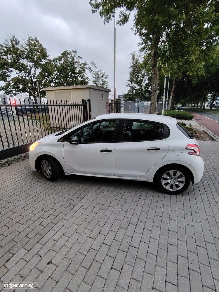 Peugeot 208 1.4 HDi - 4