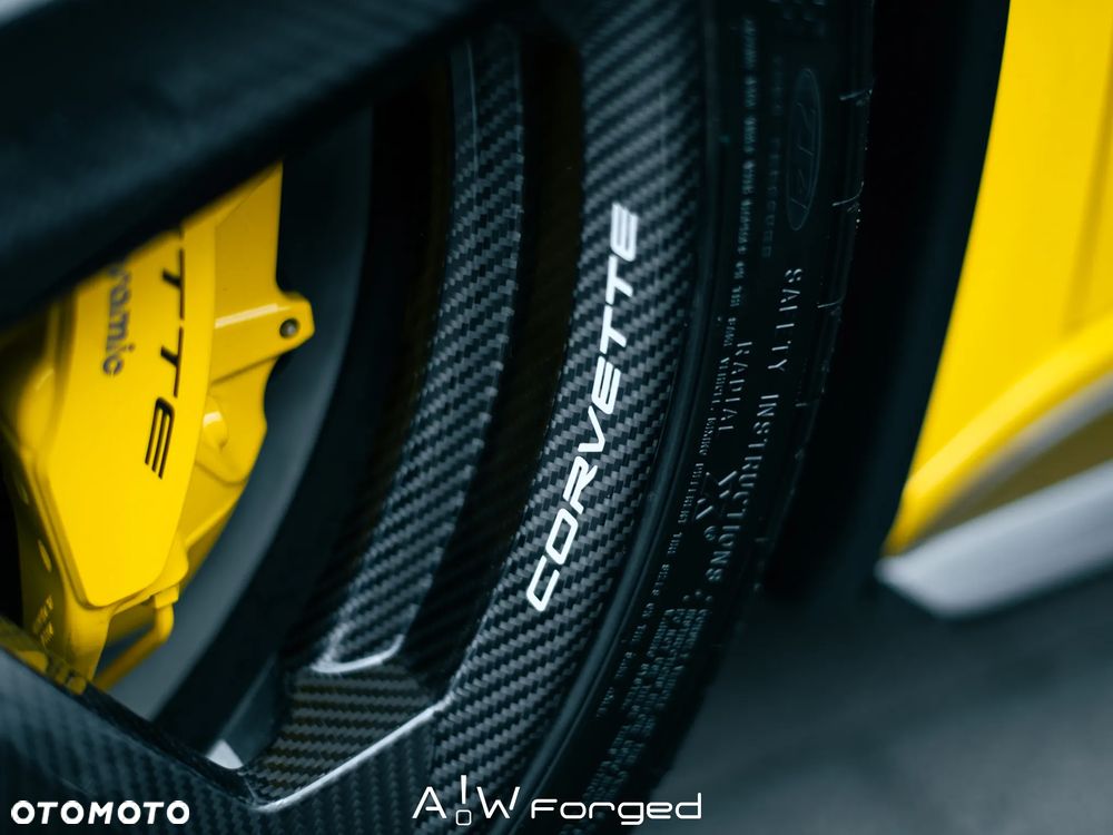 Chevrolet Corvette - 14