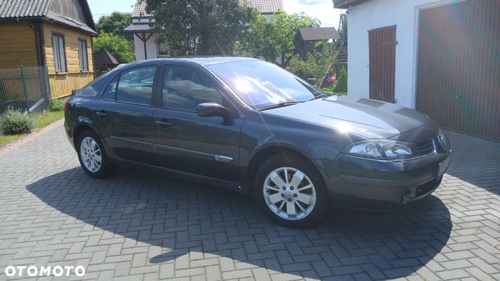 Renault Laguna 1.9 dCi FAP Emotion - 8