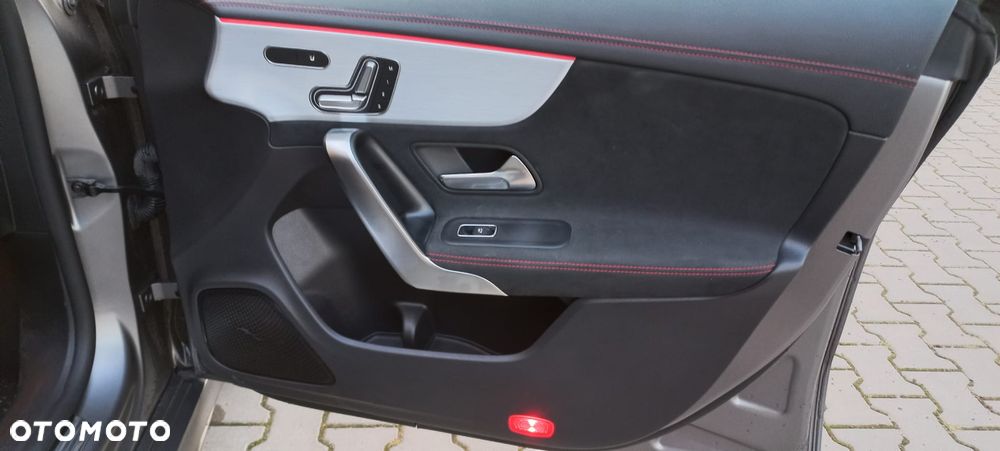 Mercedes-Benz CLA 250 e 8G-DCT AMG Line - 21